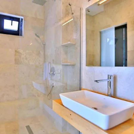 2 Bedroom Seaview With Private Pool Jacuzzi Villa *